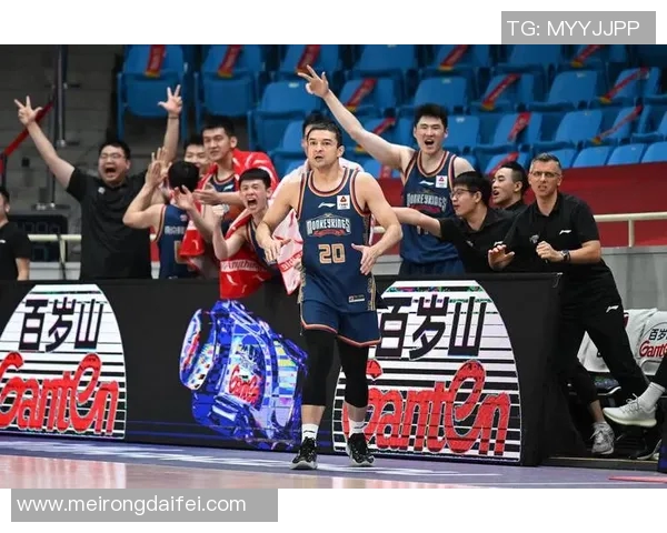 南京羽毛球队灵活性引发热议球员表现与战术调整成焦点讨论