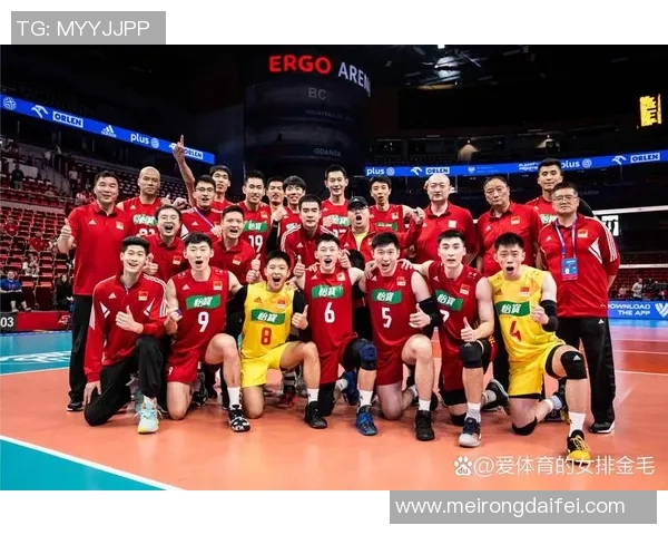 成都排球队的崛起与发展:聚焦排球运动中的力量与团队精神 成都排球队的崛起与发展:聚焦排球运动中的力量与团队精神