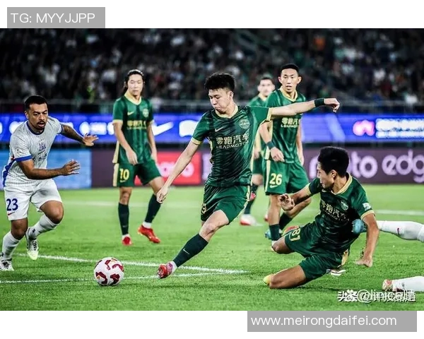 成都篮球队在世界锦标赛积分榜上以60分稳居第一名展现强劲实力